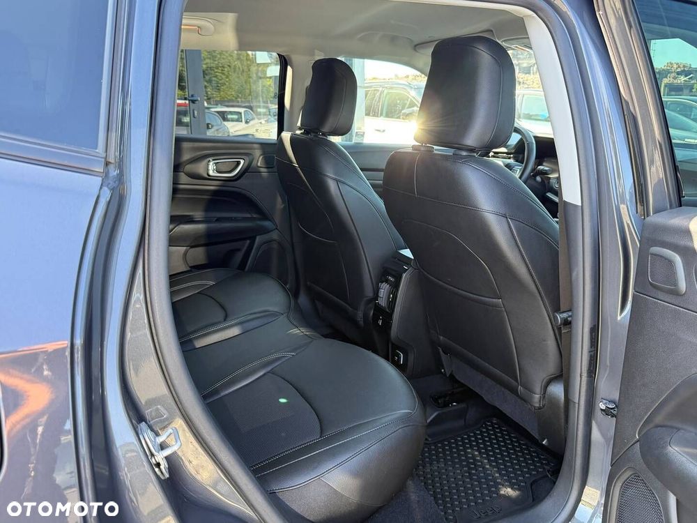 Jeep Compass - 31