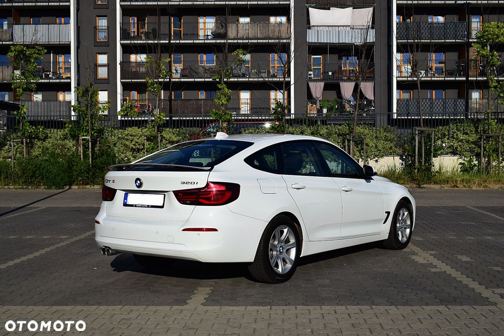 BMW 3GT 320i Advantage - 30