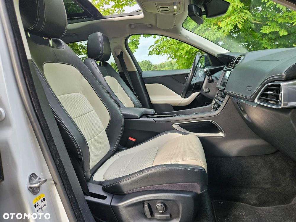 Jaguar F-Pace - 14
