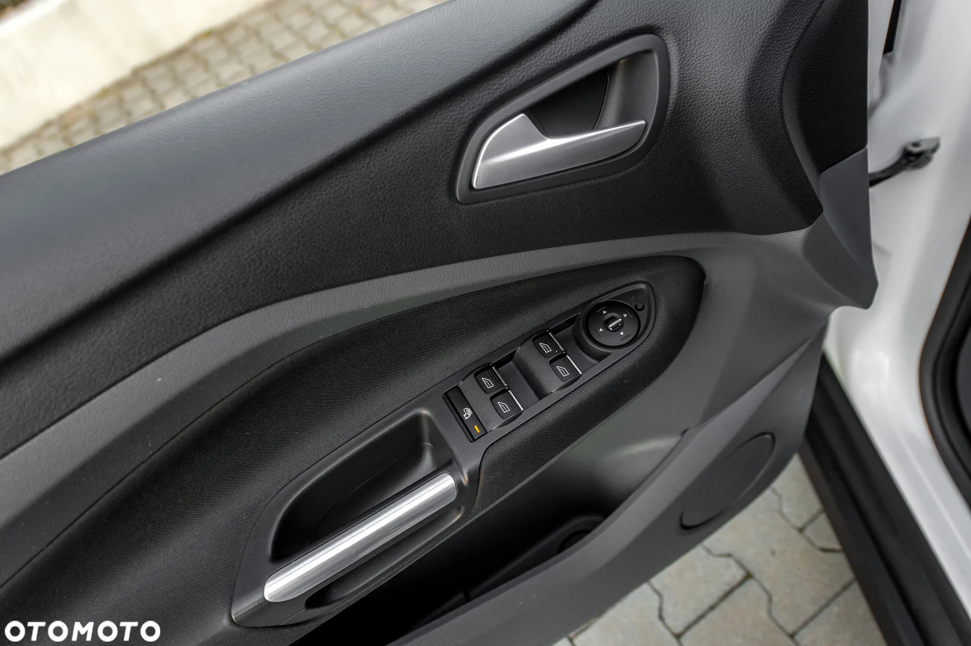 Ford Grand C-MAX - 34