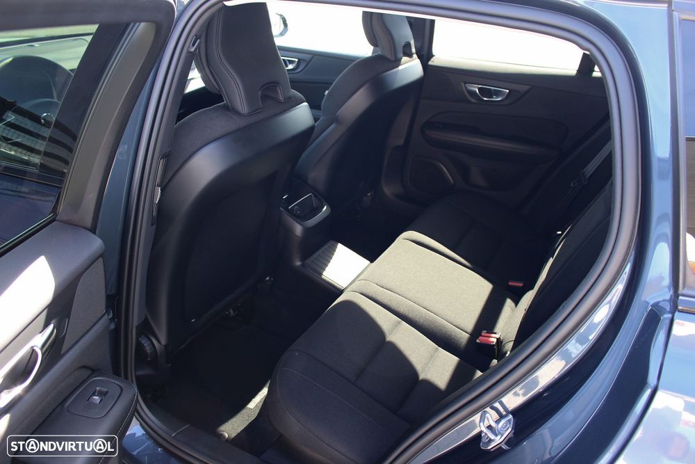 Volvo V60 2.0 T6 AWD TE R-Design - 33