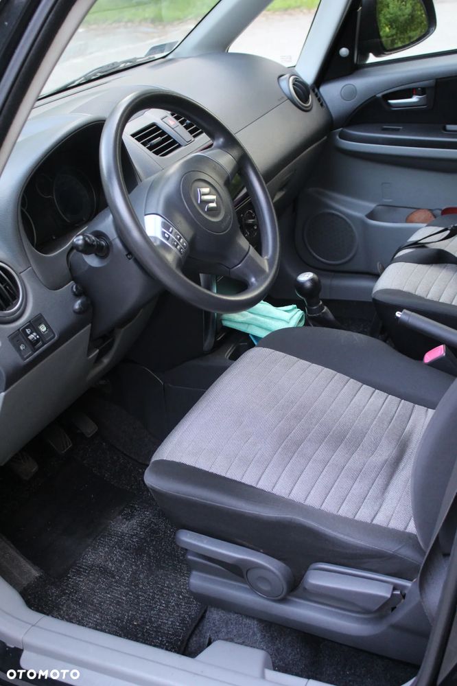 Suzuki SX4 1.6 GLX / Comfort - 17