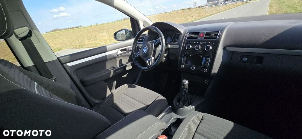 Volkswagen Touran - 25