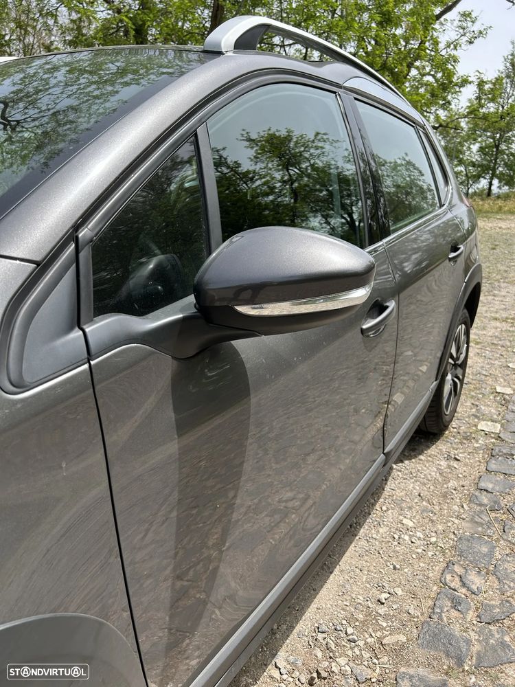 Peugeot 2008 1.2 PureTech Allure - 11