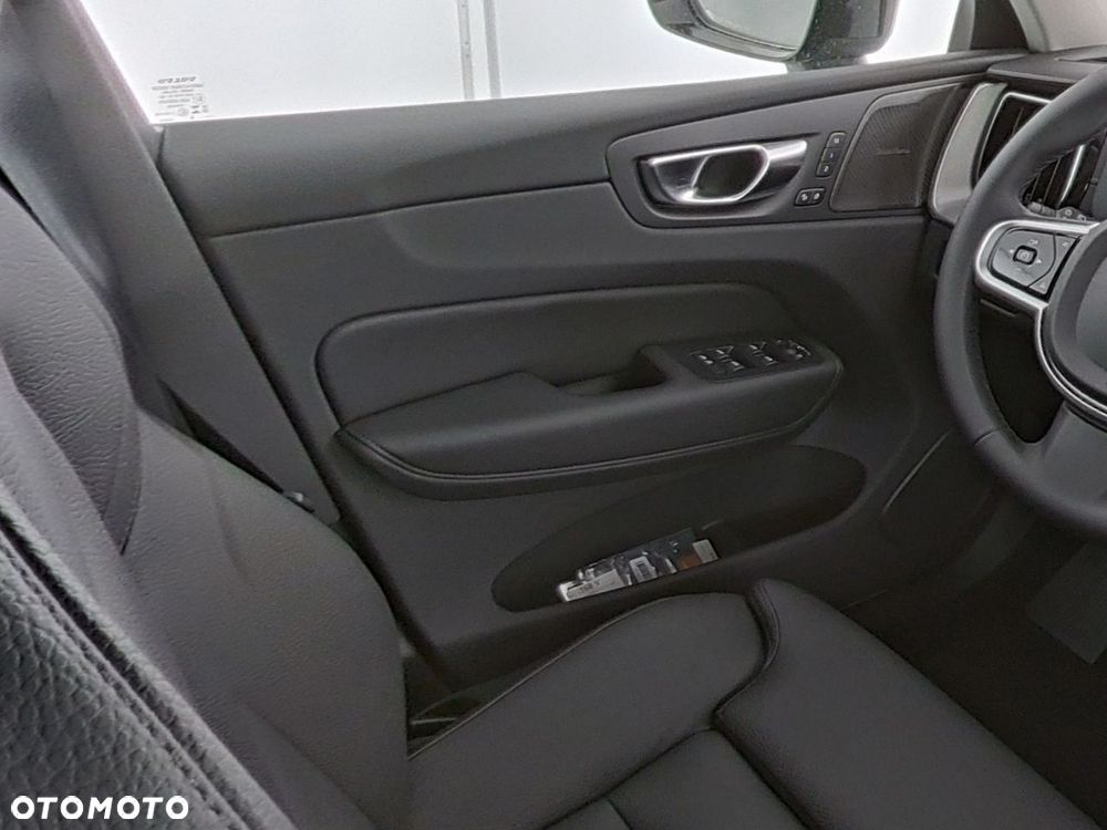 Volvo XC 60 B5 B AWD Ultra Dark - 12