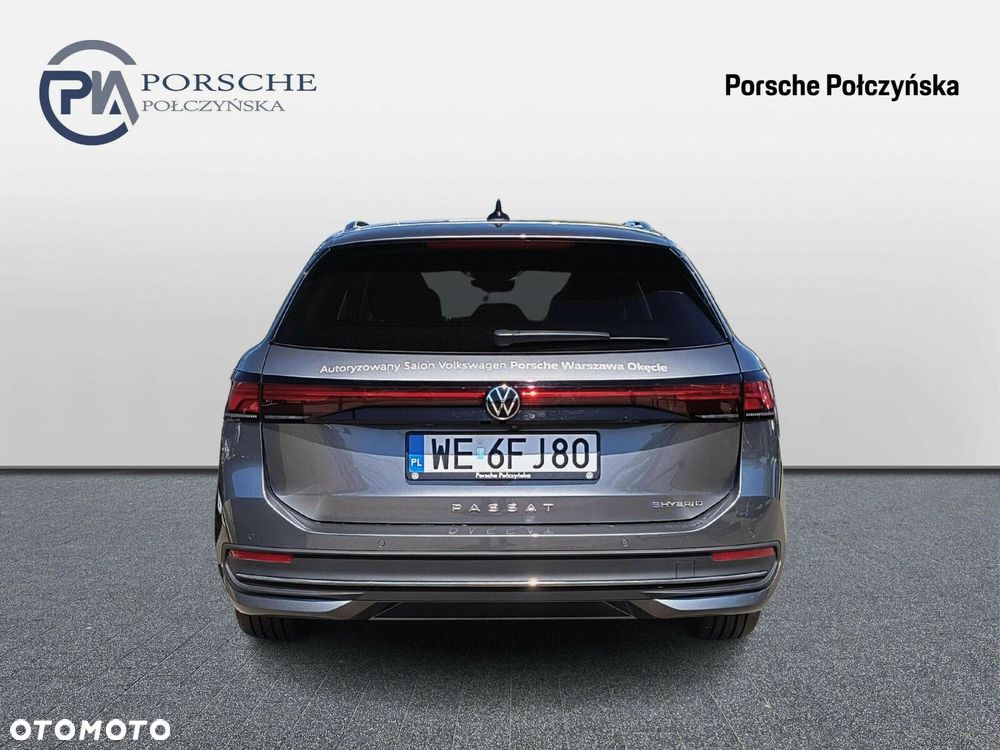 Volkswagen Passat - 4