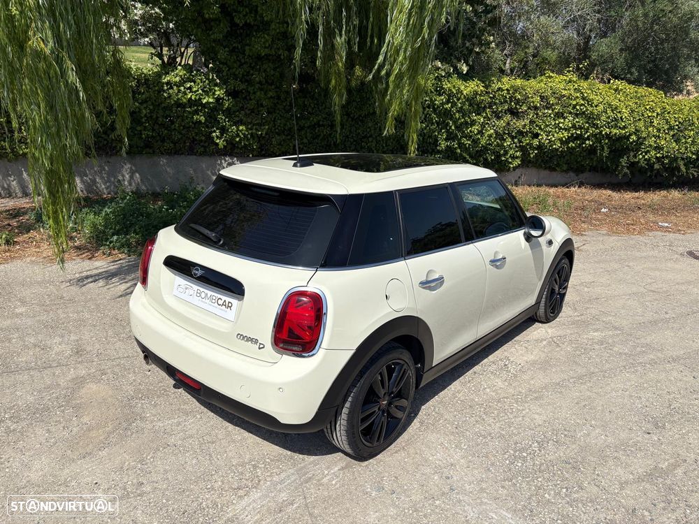 MINI 5 Portas Cooper D Aut. - 30