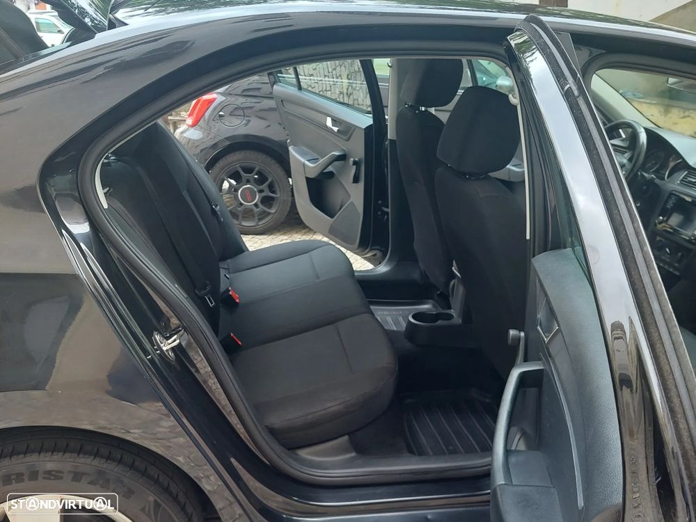 Skoda Rapid 1.6 TDI Active - 10