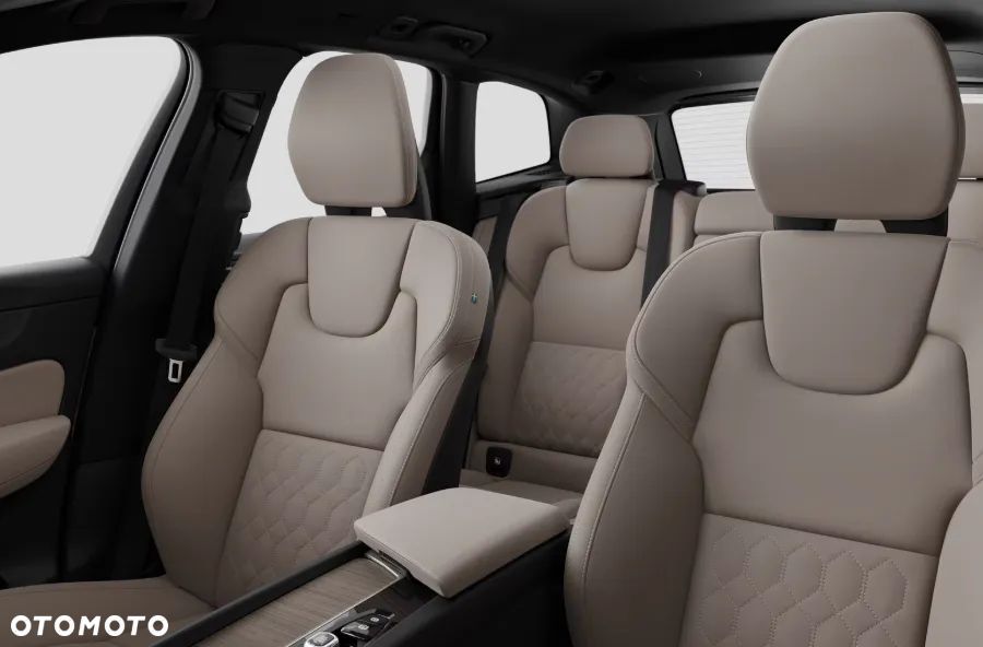 Volvo XC 60 B5 B AWD Plus Dark - 3