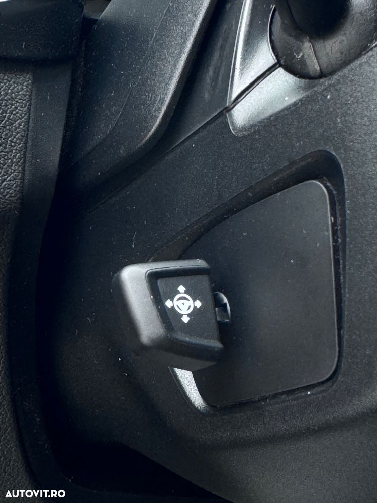 BMW Seria 5 520i AT - 28