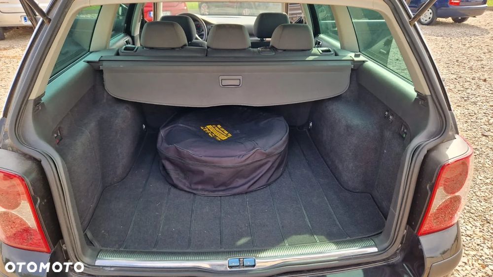 Volkswagen Passat 1.6 Comfortline - 5