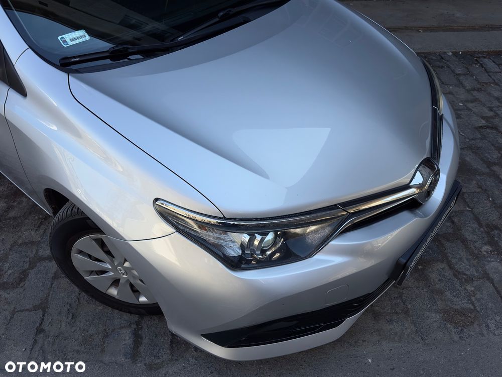 Toyota Auris - 5
