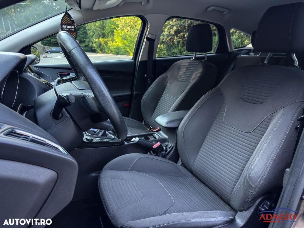 Ford Focus 1.0 EcoBoost Titanium Business - 32