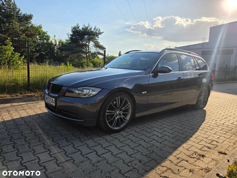 BMW Seria 3 325i - 2