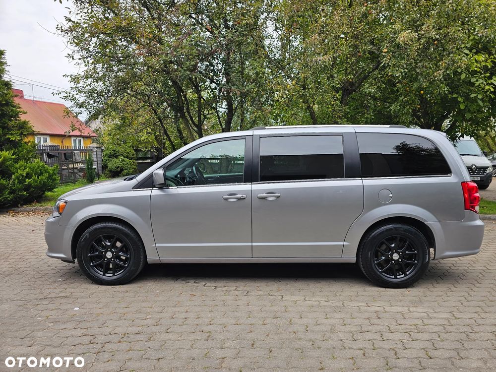 Dodge Grand Caravan - 26