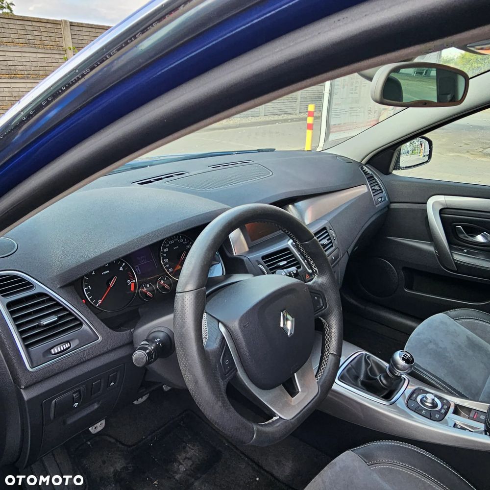 Renault Laguna dCi 180 FAP GT - 32