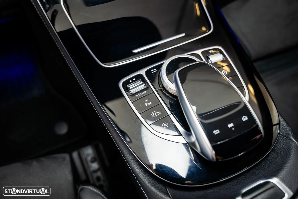 Mercedes-Benz E 220 d AMG Line - 32