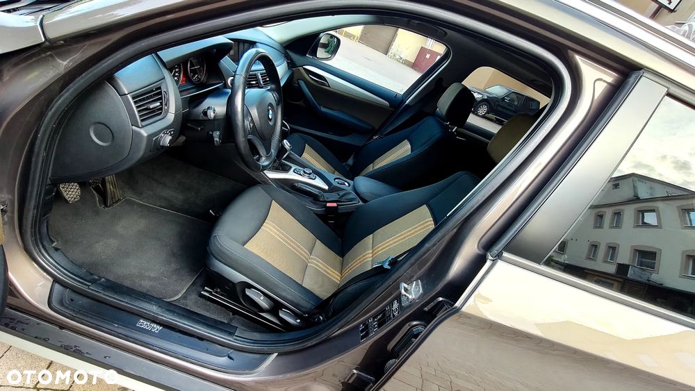 BMW X1 sDrive18d xLine - 19
