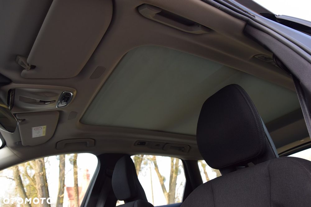 Volvo XC 60 B4 D AWD Geartronic Momentum - 26