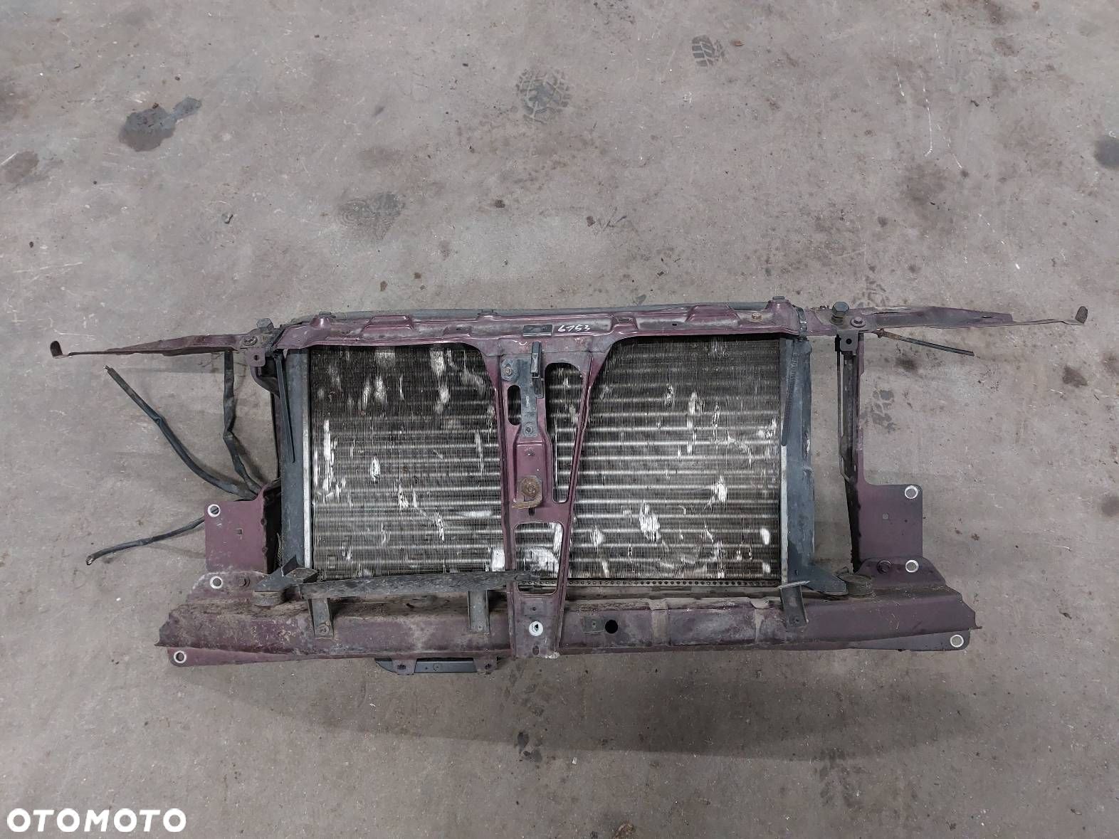 PAS PRZEDNI WZMOCNIENIE CZOŁOWE + CHŁODNICA WODY AUDI 80 B4 2.0 8V - 1