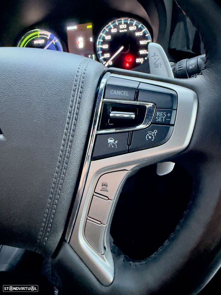 Mitsubishi Outlander - 12