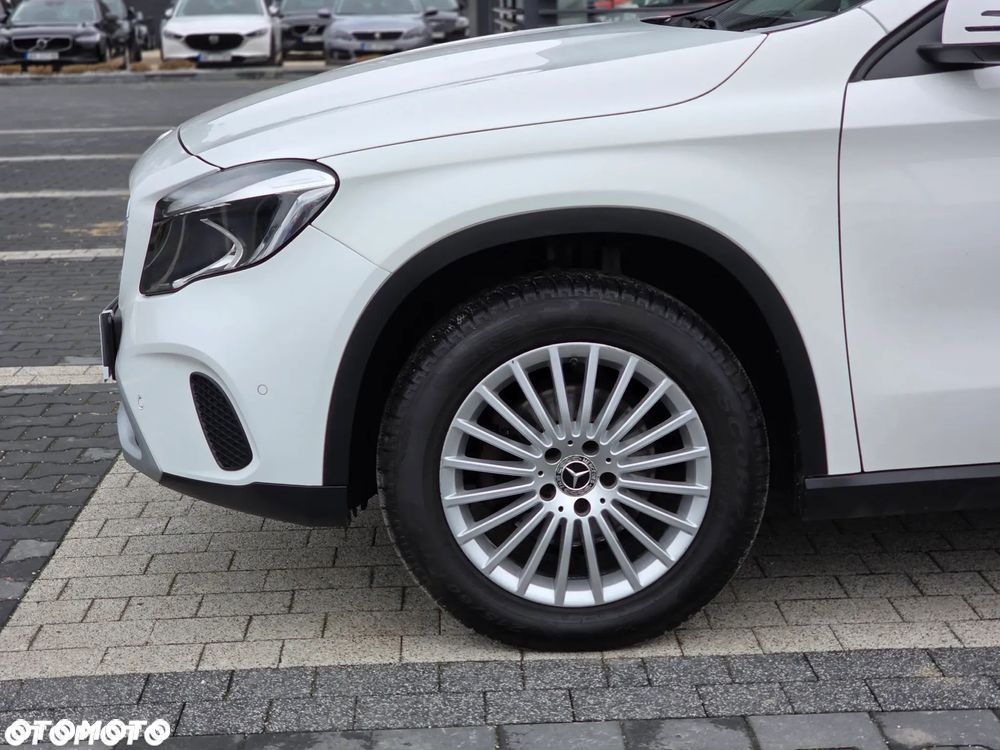 Mercedes-Benz GLA 180 7G-DCT Style - 11