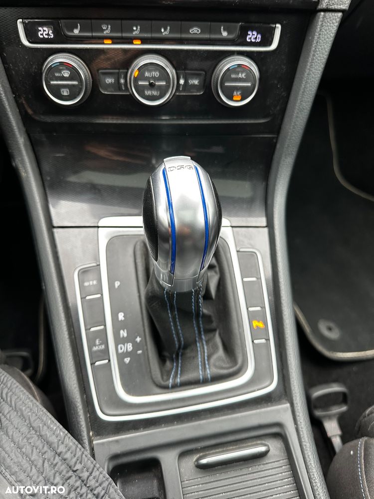 Volkswagen Golf - 17