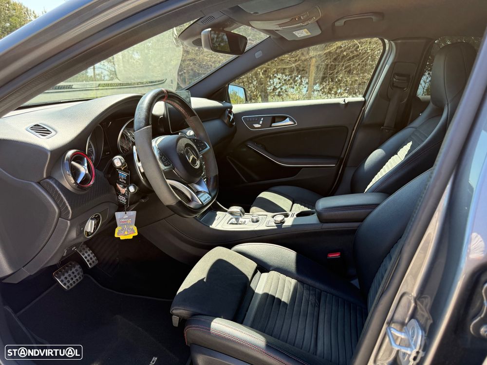 Mercedes-Benz A 45 AMG 4-Matic - 12