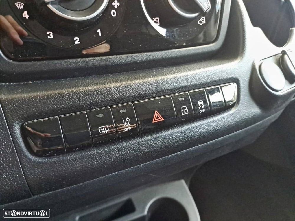Peugeot Boxer 2.2 BlueHDi 140 S&S L3H3 - 23
