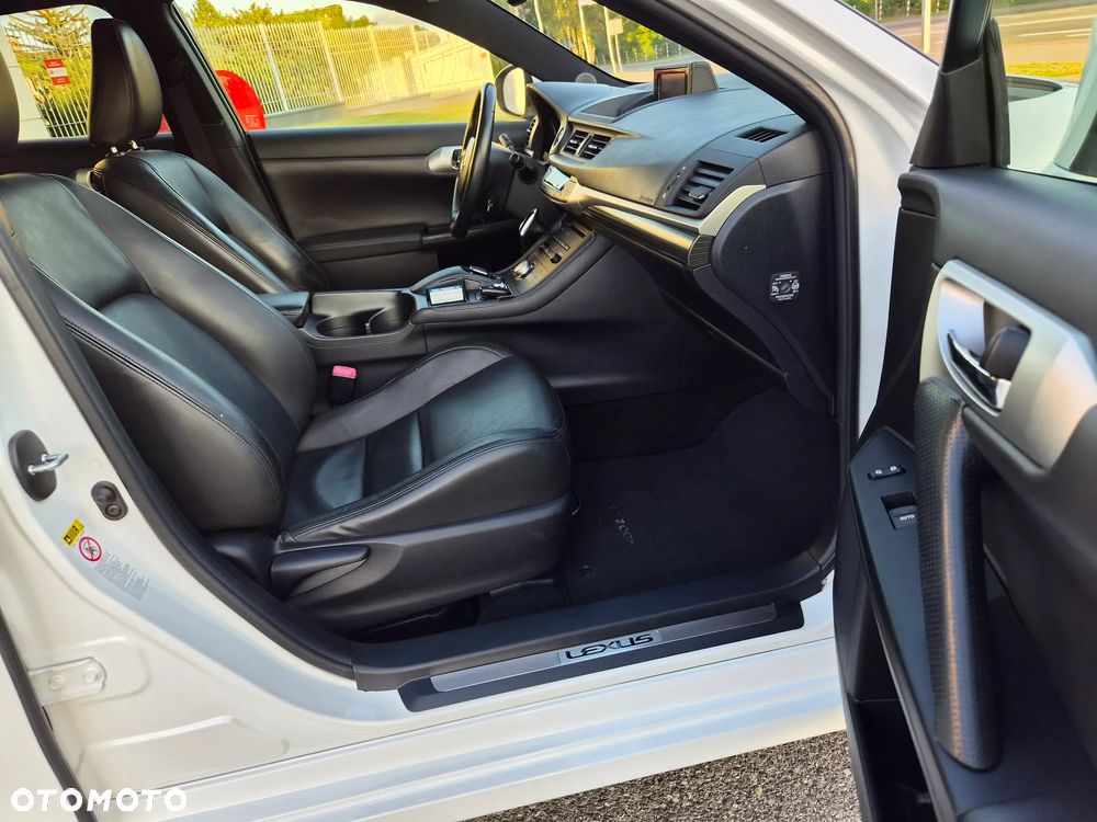 Lexus CT 200h F Sport - 16