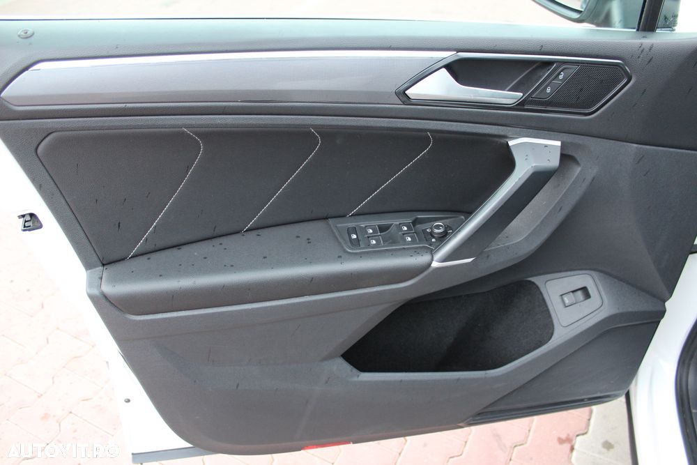 Volkswagen Tiguan 2.0 TDI SCR 4MOTION (BlueMotion Techn.) DSG Highline - 27