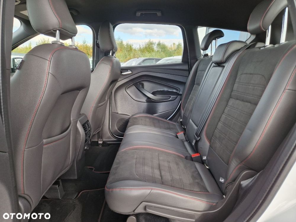 Ford Kuga 1.5 EcoBoost 2x4 ST-Line - 8