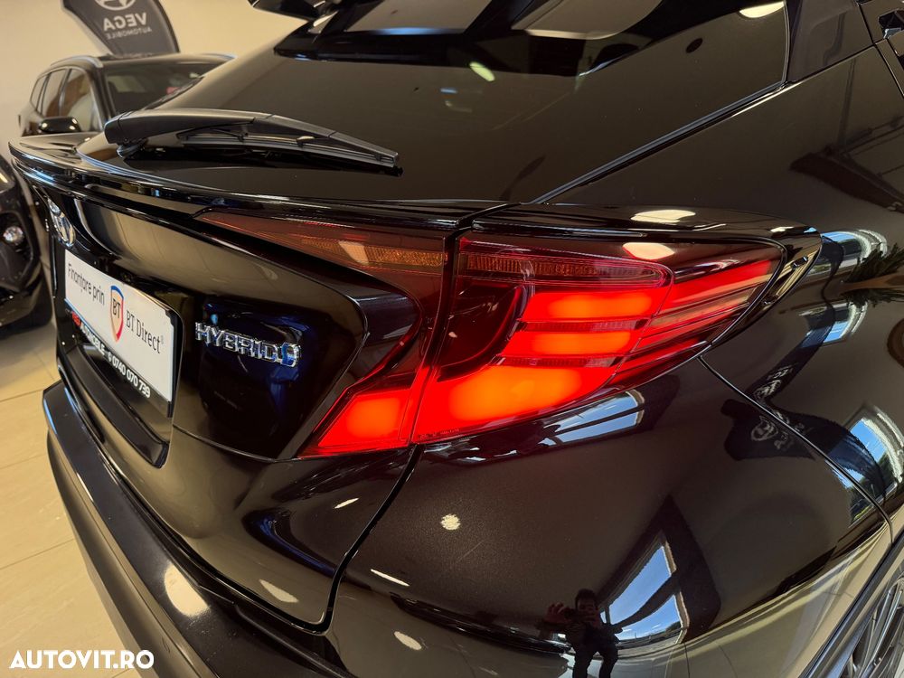 Toyota C-HR Hybrid Style Selection - 38