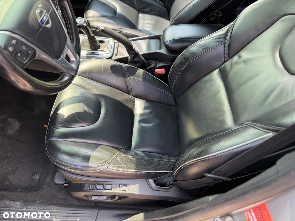 Volvo V40 D4 Drive-E R-Design Summum - 20