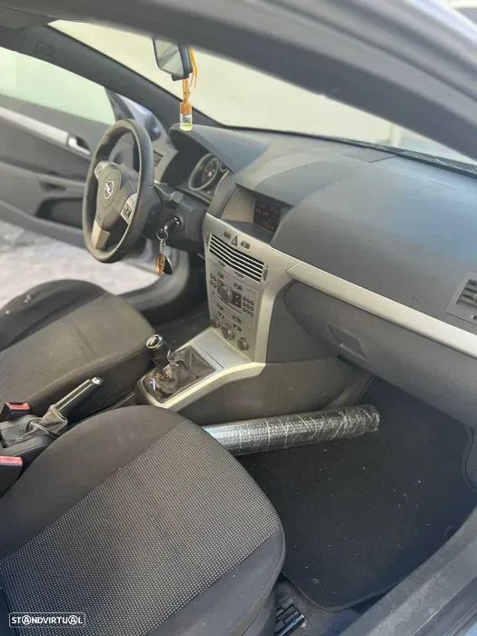 Opel Astra GTC 1.3 CDTi - 8