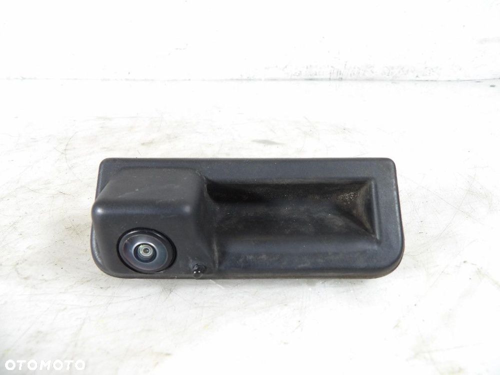 SKODA OCTAVIA IV KOMBI KLAMKA KLAPY BAGAŻNIKA KAMERA 5E3827566A - 1