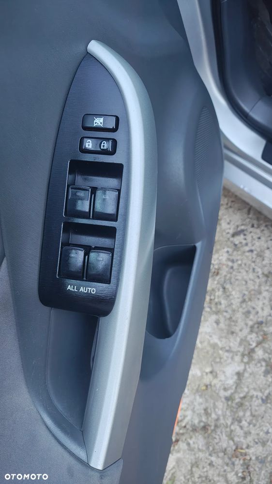 Toyota Prius 1.8 HSD Sol - 14