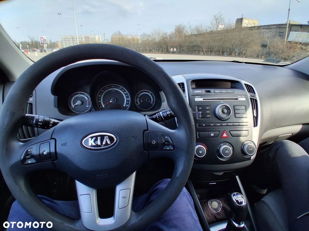 Kia Ceed 1.6 Crdi M - 13