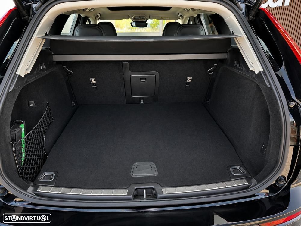 Volvo XC 60 T6 AWD Recharge Plus Dark - 47