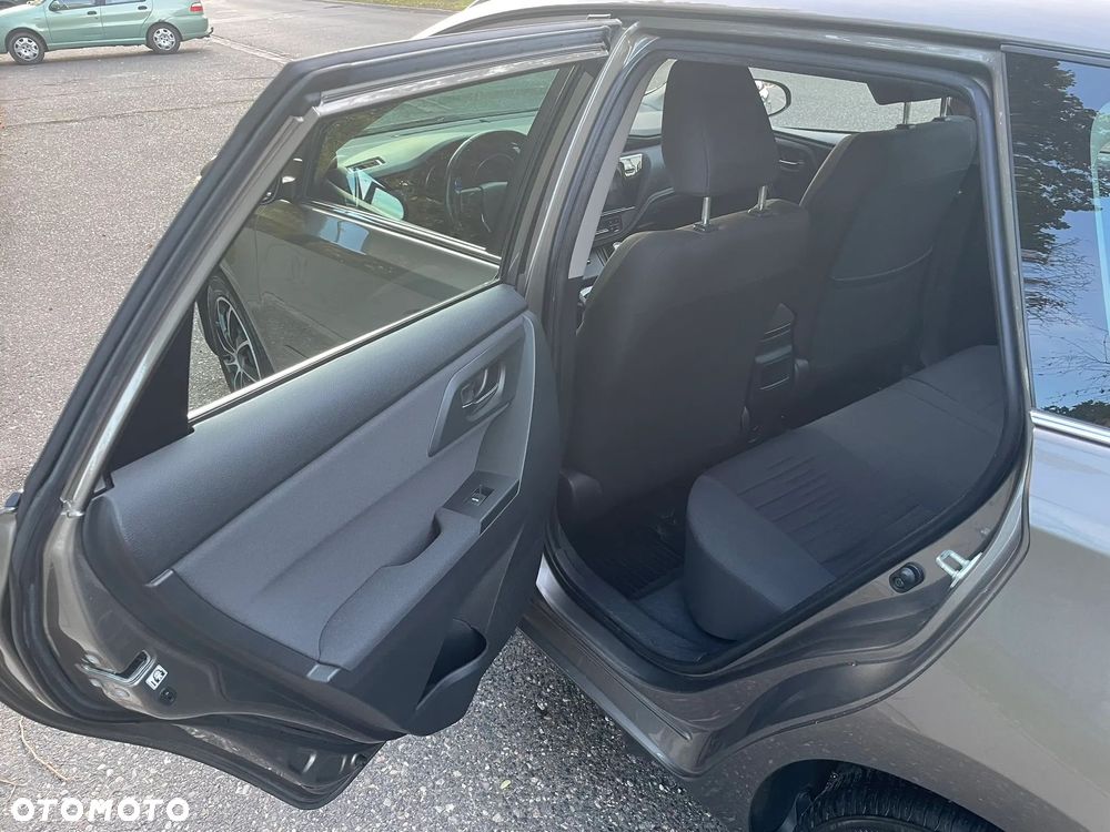 Toyota Auris - 13