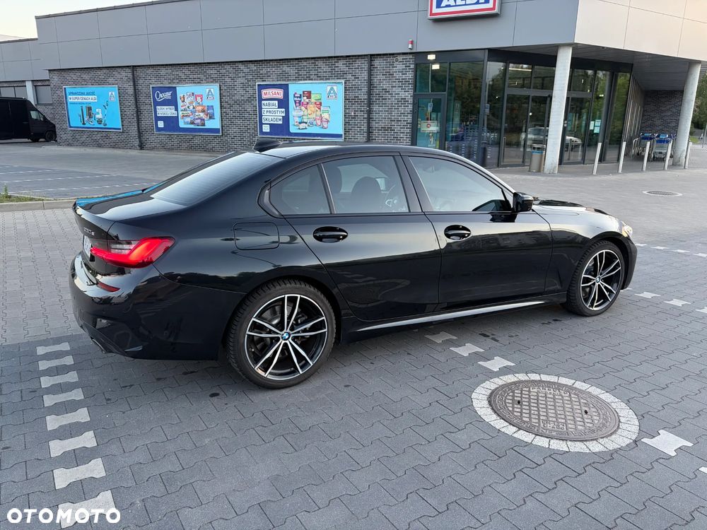 BMW Seria 3 330e M Sport - 10