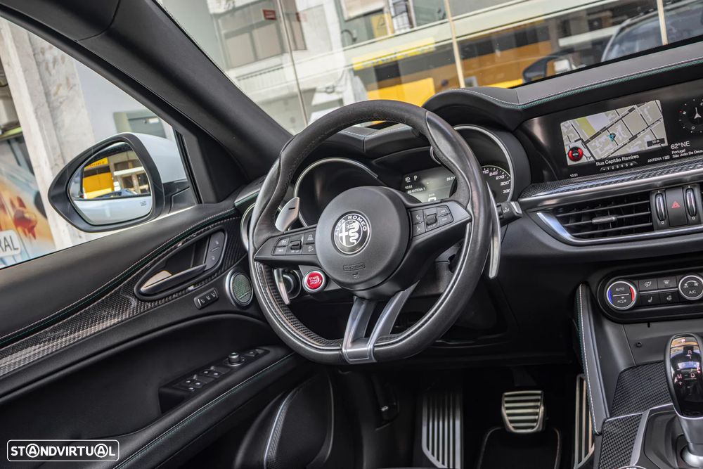 Alfa Romeo Stelvio 2.9 T Quadrifoglio Q4 — fotografia 16