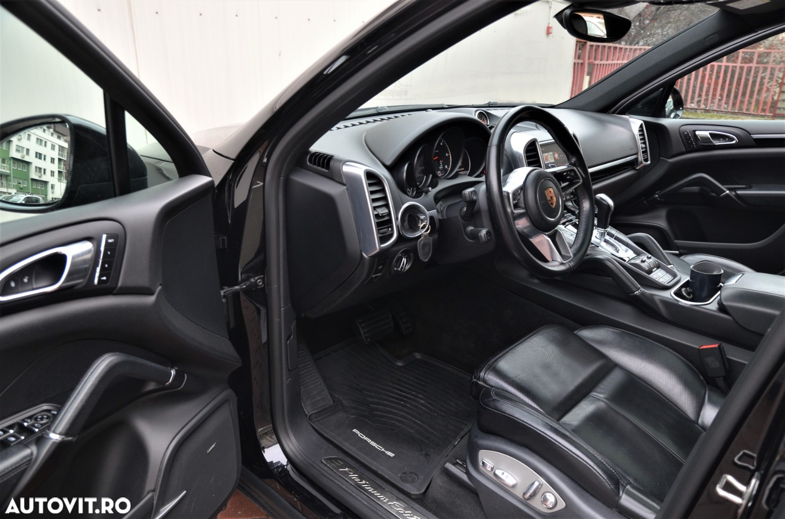 Porsche Cayenne 3.0 L - 7