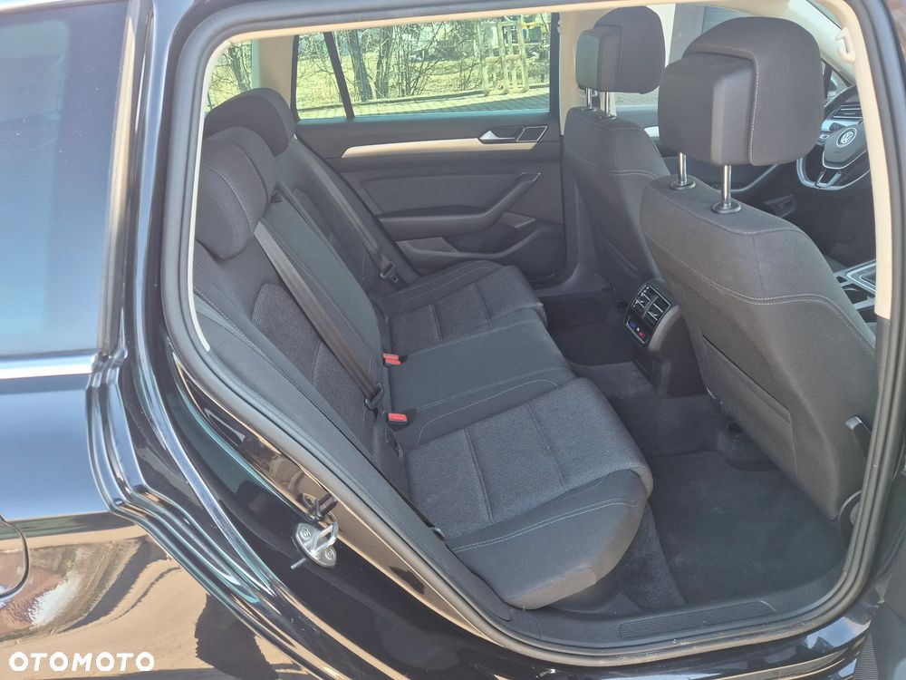 Volkswagen Passat 2.0 TDI (BlueMotion Technology) Comfortline - 31