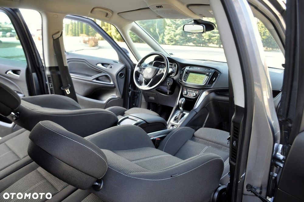 Opel Zafira - 24