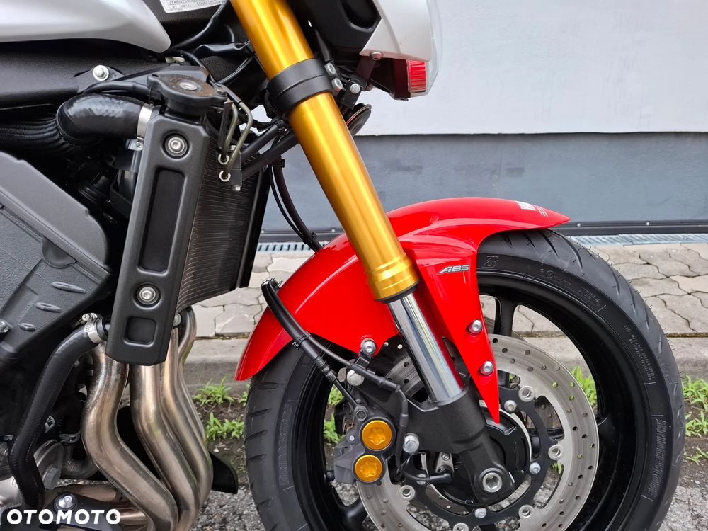 Yamaha FZ8 - 11