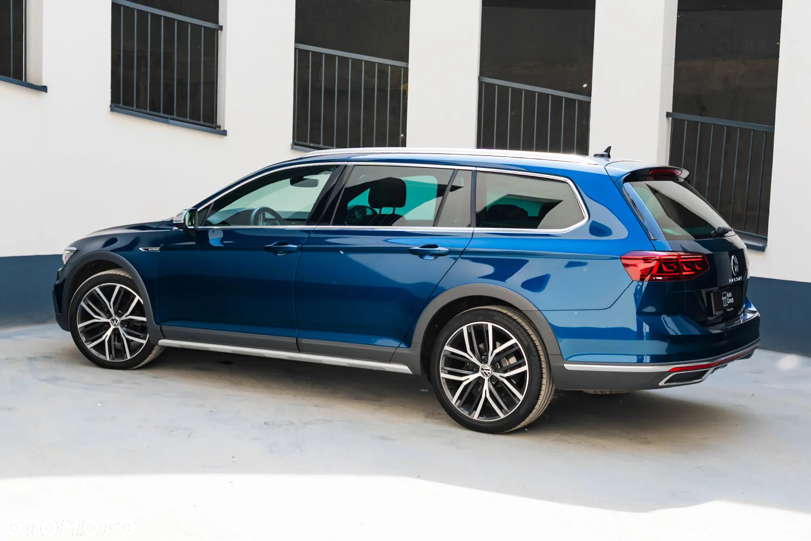 Volkswagen Passat Variant 2.0 TDI SCR DSG 4Motion Alltrack - 32