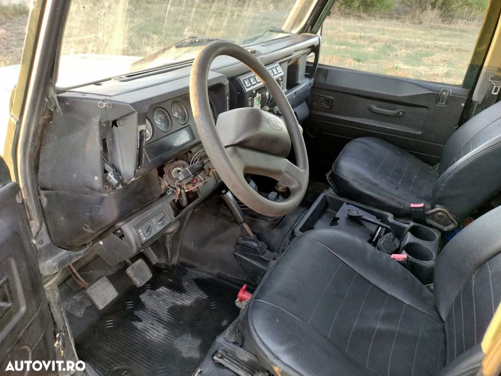 Land Rover Defender 90 Hard Top - 8