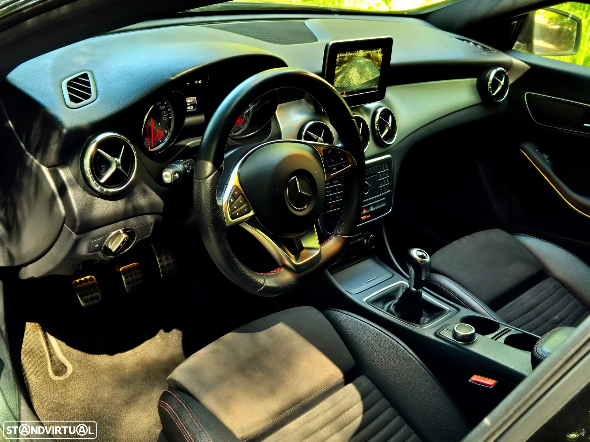 Mercedes-Benz CLA 200 d Shooting Brake AMG Line - 6