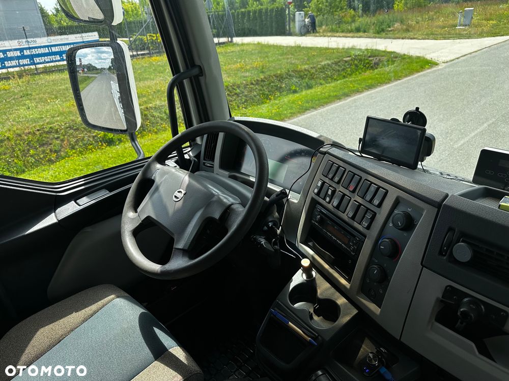Volvo FL250 euro 6 autotransporter laweta LF4 Nowe Tacho piętro - 23